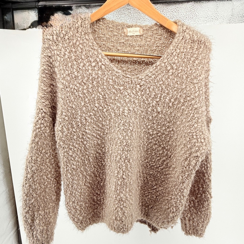 Altar'd State Womens Beige Popcorn Eyelash Knit V-Neck Sweater C8221 Size S/M